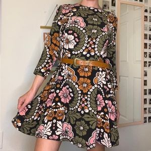 Flowing paisley long sleeved lightweight knee length casual sundress dress